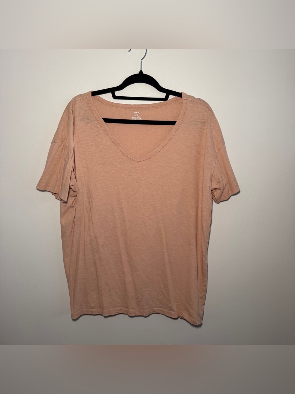 Aerie V-neck T-Shirt Size M